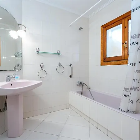 Villa Miguel Bed & Breakfast *